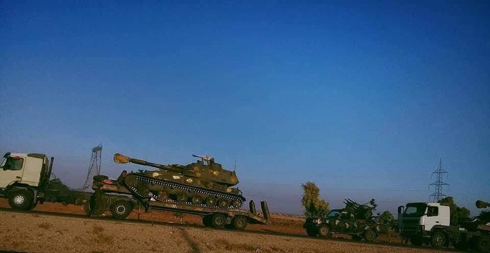 Syrská armáda přisouvá stále více těžké techniky k provincii Idlíb
