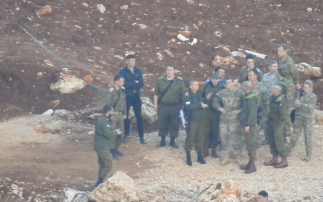 #US General Joseph Votel, the Commander of United States Central Command, on the #Israeli – #Lebanese borders  (Metula-Kfarkela). He was spotted by #Hezbollah @almanar_news Camera, via @ali_shoeib1pic.twitter.com/lwt2TkY2q7